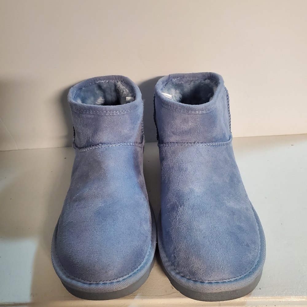 Arizona Jean Co Powder Blue Suede Bootis. Size 10.